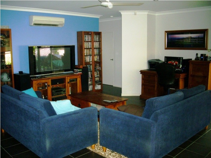 16 Davidson Close, Redlynch QLD 4870