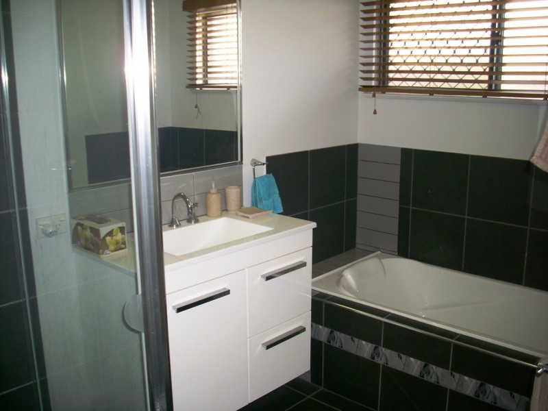 16 Davidson Close, Redlynch QLD 4870