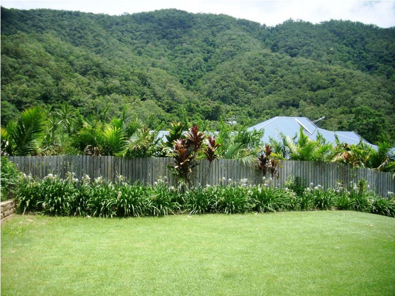 16 Davidson Close, Redlynch QLD 4870