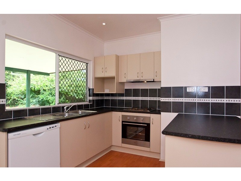 102 Callum Street, Mooroobool QLD 4870