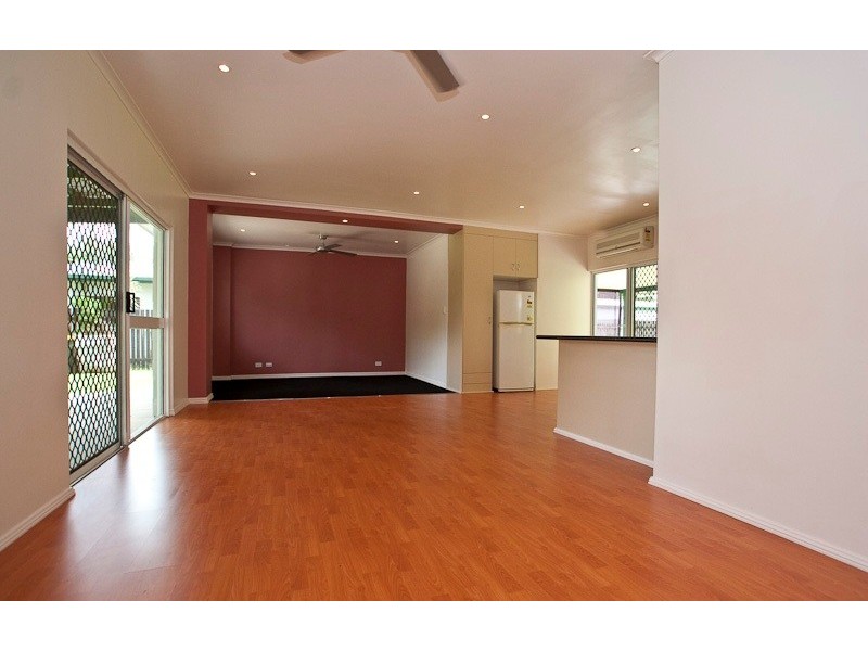 102 Callum Street, Mooroobool QLD 4870