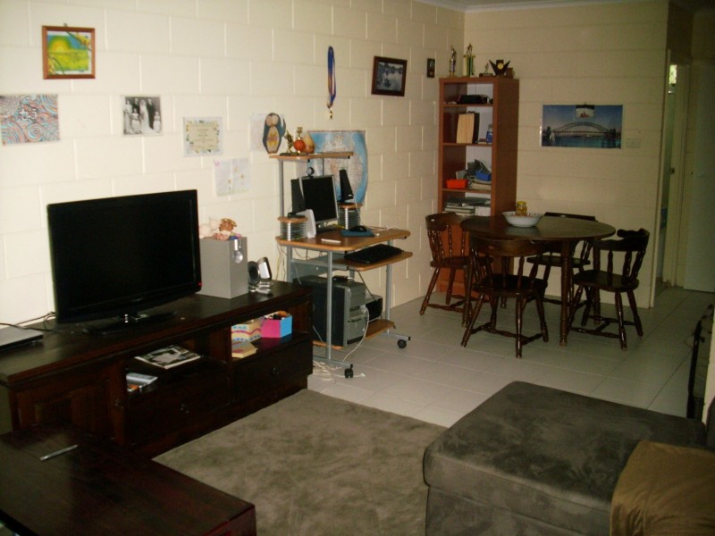 11 Lennon Street, Westcourt QLD 4870