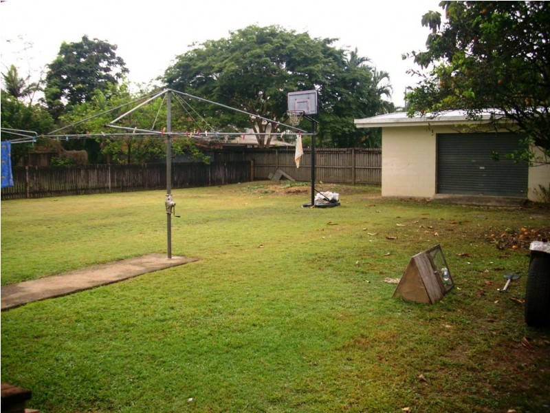 11 Lennon Street, Westcourt QLD 4870