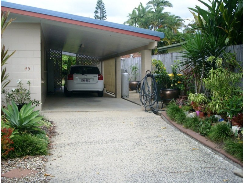 45 Beatrice Street, Mooroobool QLD 4870
