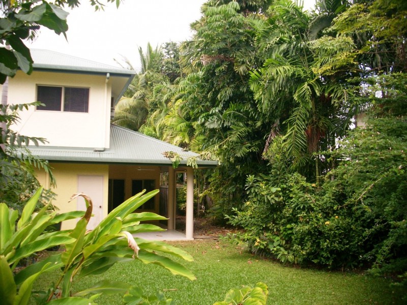 10/71-73 Cedar Road, Palm Cove QLD 4879