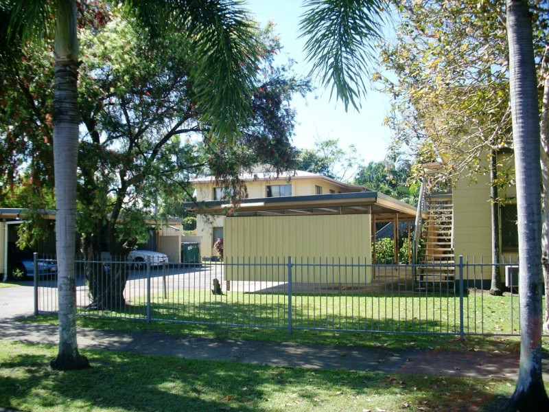 2/15 Earl Street, Westcourt QLD 4870