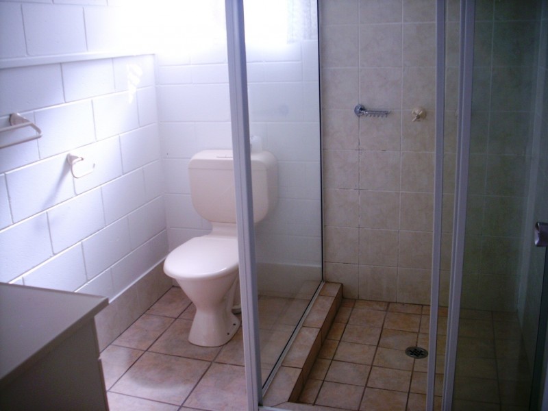 2/15 Earl Street, Westcourt QLD 4870