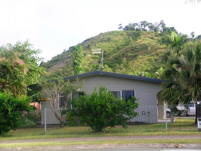 23 Windarra Street, Woree QLD 4868