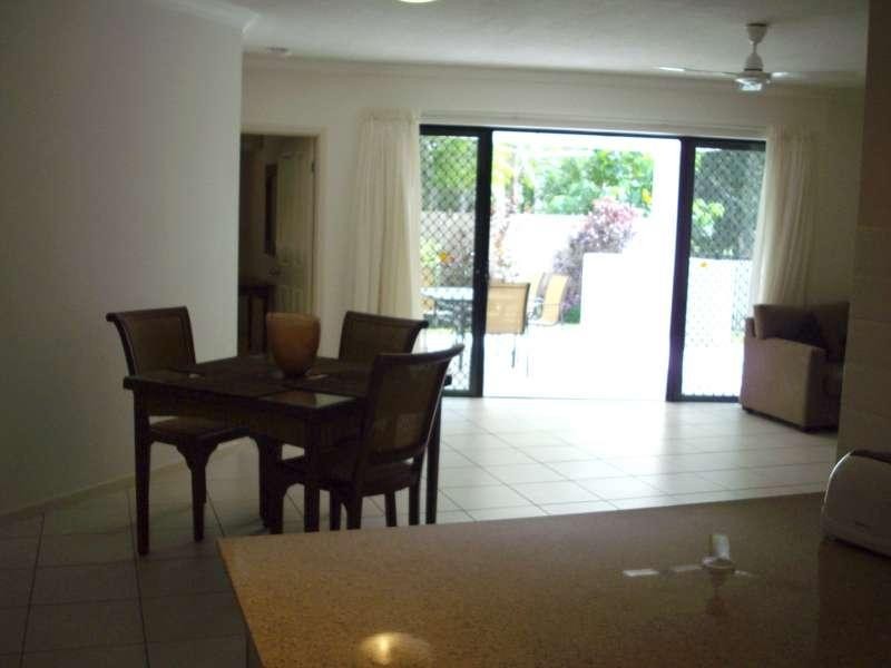 2/14 Adair Street, Cairns QLD 4870