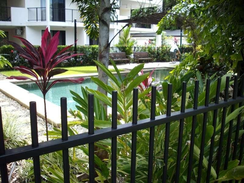 2/14 Adair Street, Cairns QLD 4870