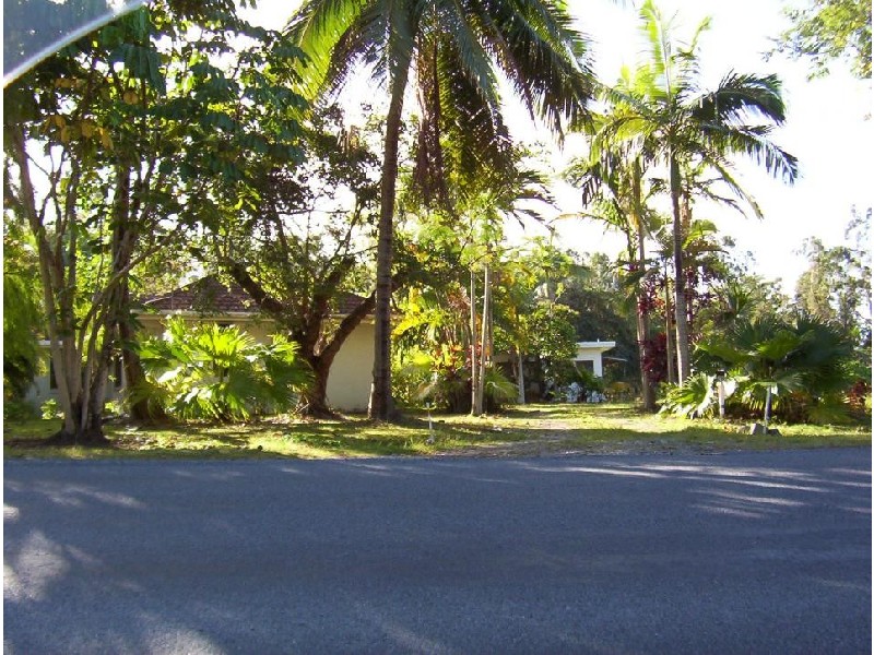 28-30  Clifton Road, Clifton Beach QLD 4879