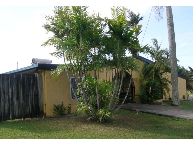 1 Wilcox Close, Manoora QLD 4870