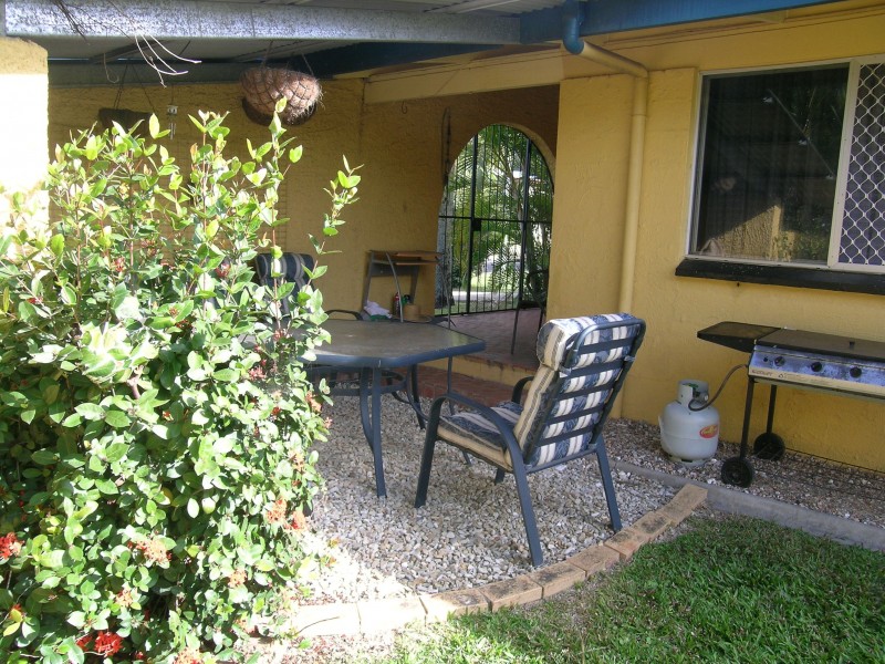 1 Wilcox Close, Manoora QLD 4870