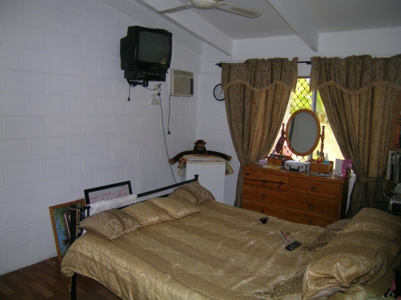 1 Wilcox Close, Manoora QLD 4870