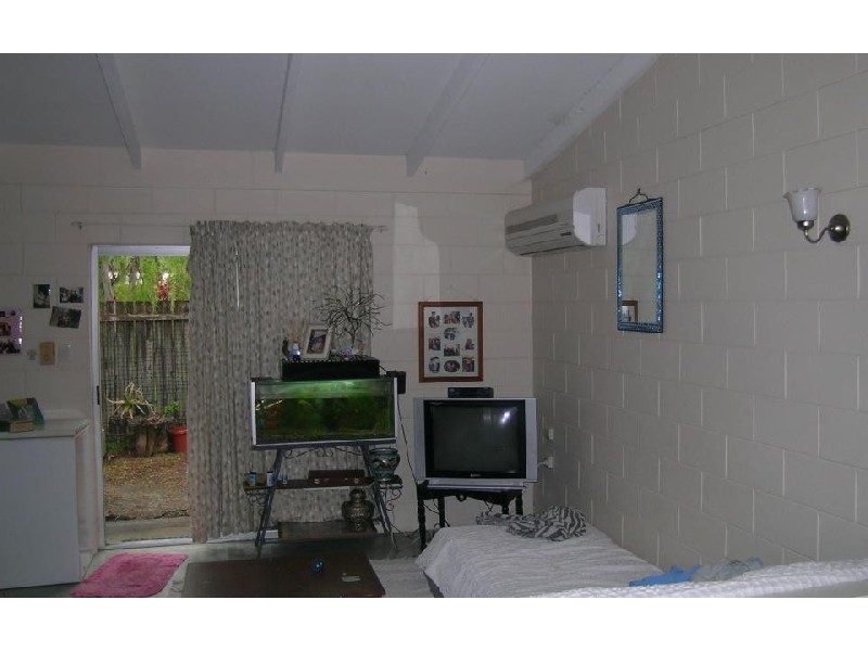 3/481 McCoombe Street, Mooroobool QLD 4870