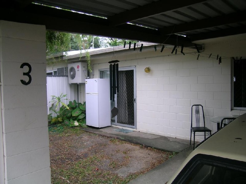 3/481 McCoombe Street, Mooroobool QLD 4870