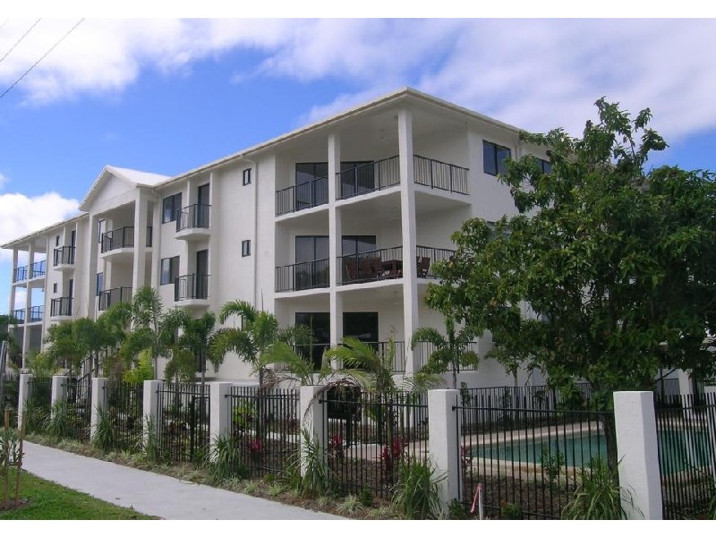 15 Minnie Street, Cairns QLD 4870