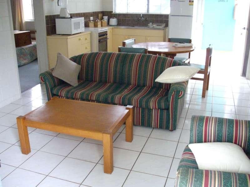 6 71 Moore Street, Cairns QLD 4870