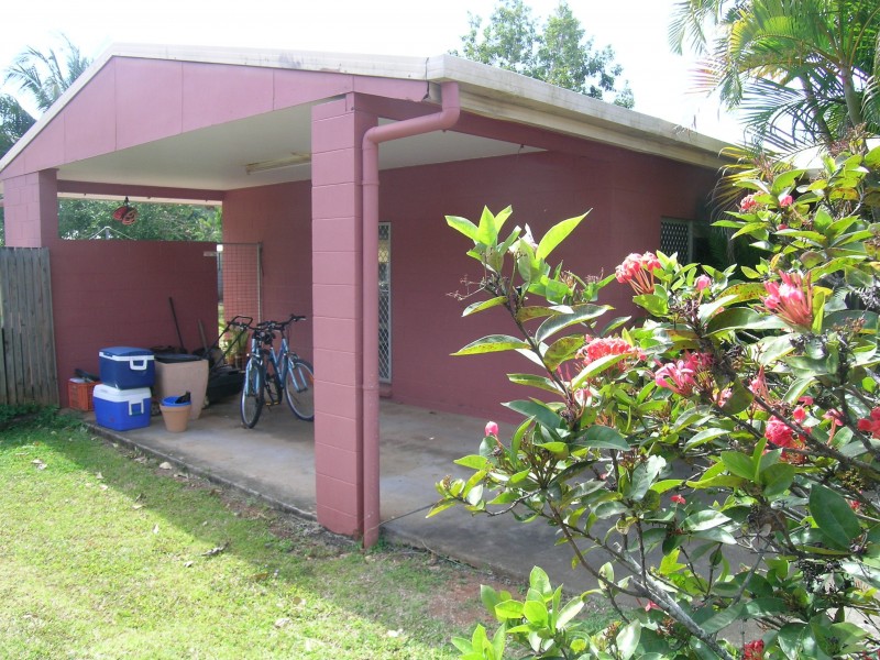 6 Amarina Close, Caravonica QLD 4878