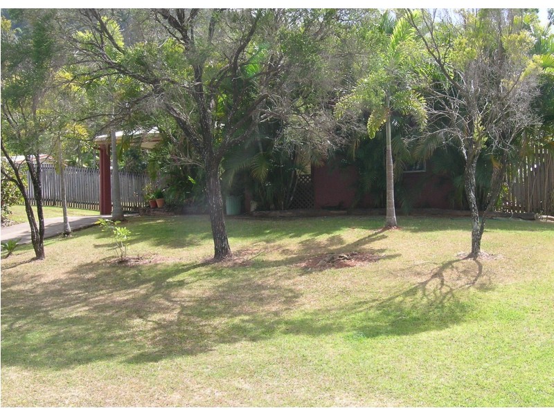 6 Amarina Close, Caravonica QLD 4878