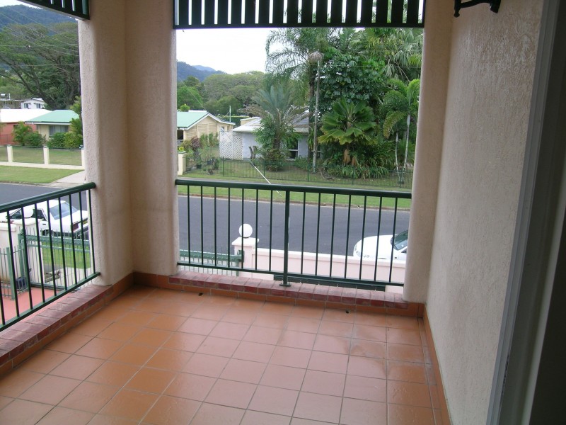 9/5-7 Herries Street, Earlville QLD 4870