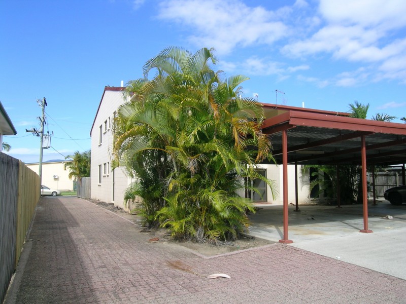 1-4/19 Pioneer Street, Manoora QLD 4870