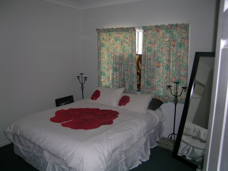 4/342-344 McCoombe Street, Mooroobool QLD 4870