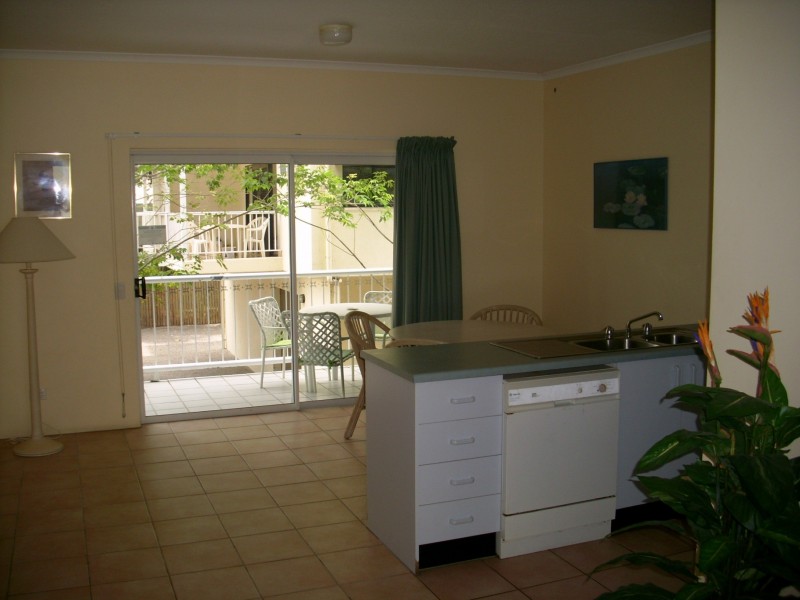 38 Cairns Street, Cairns North QLD 4870