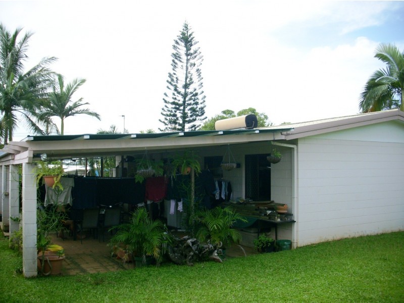 35 Windarra Street, Woree QLD 4868