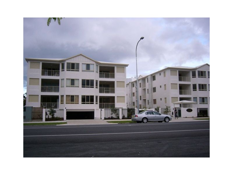 2/210 Grafton Street, Cairns QLD 4870