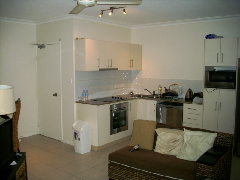 2/210 Grafton Street, Cairns QLD 4870