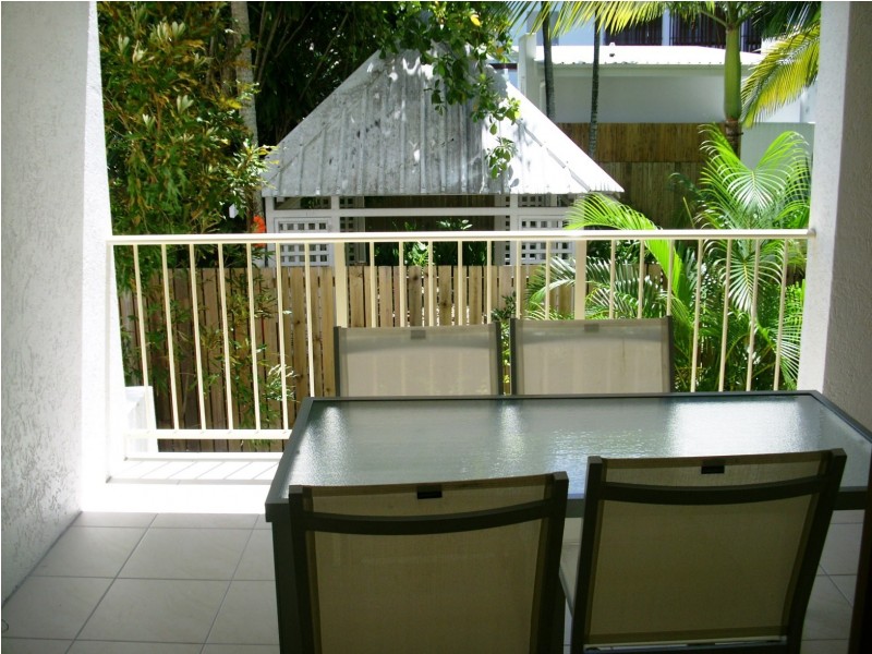 2/210 Grafton Street, Cairns QLD 4870