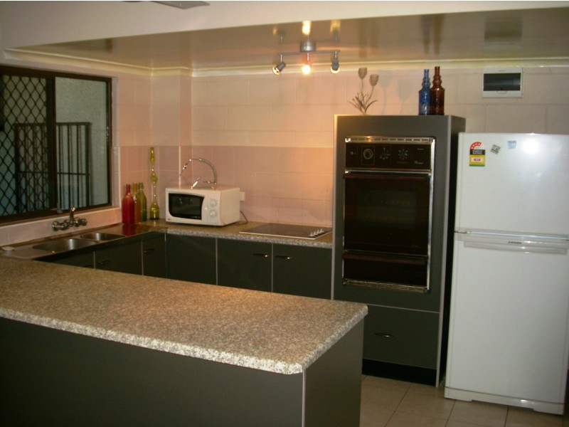 6/171 McLeod Street, Cairns North QLD 4870