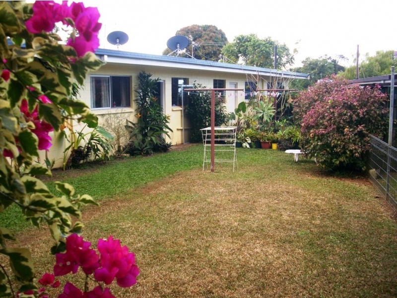 8 Maina Street, Earlville QLD 4870