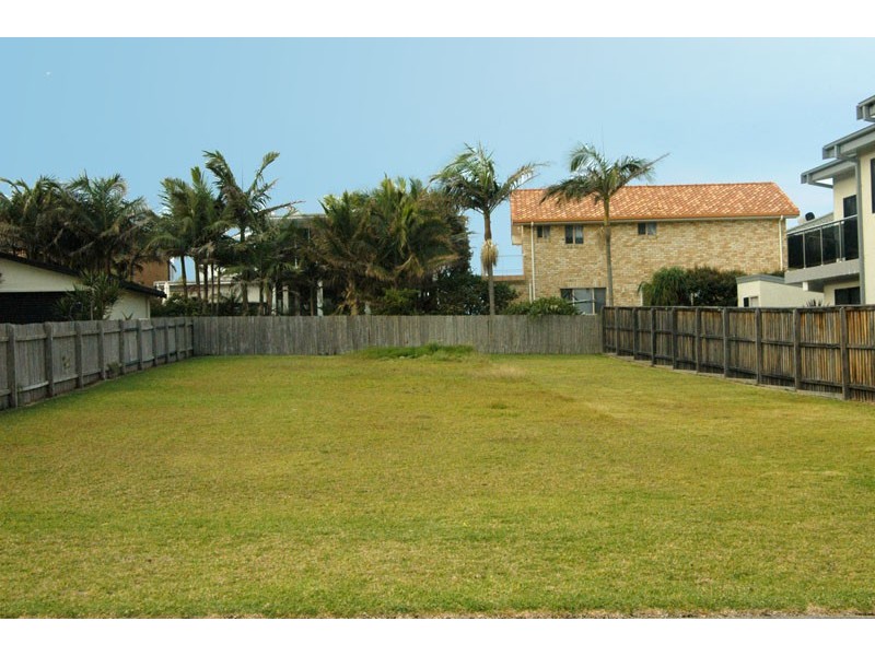 8 Ocean Drive, Wallaby Point, Old Bar NSW 2430