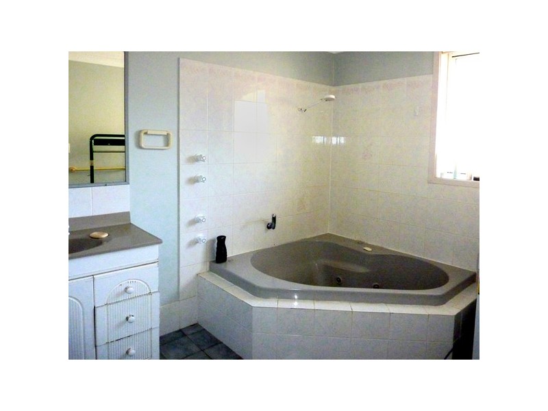 1 & 2/13 Helen Street, Forster NSW 2428