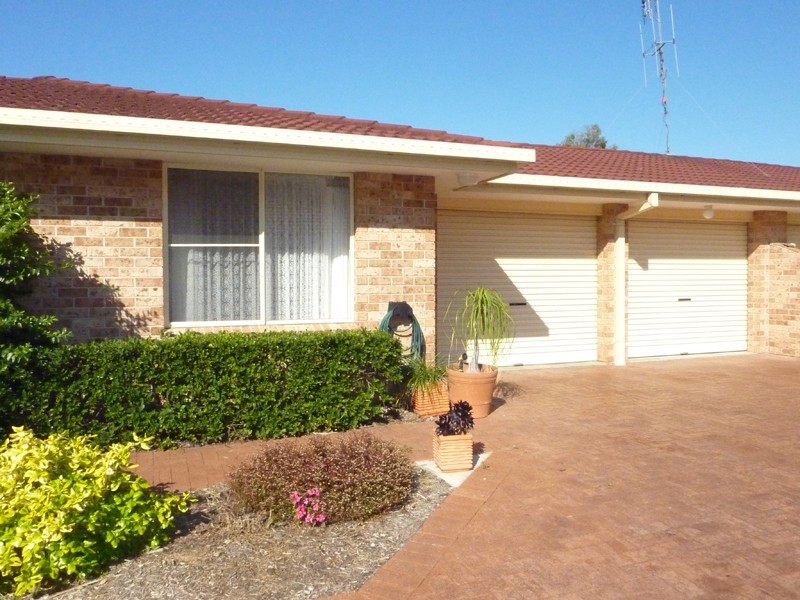 2/15 Cocos Crescent, Forster NSW 2428