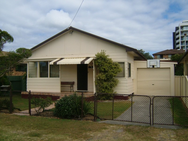 7 Macintosh Street, Forster NSW 2428