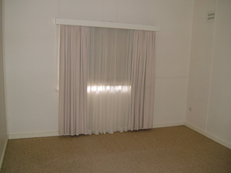 7 Macintosh Street, Forster NSW 2428