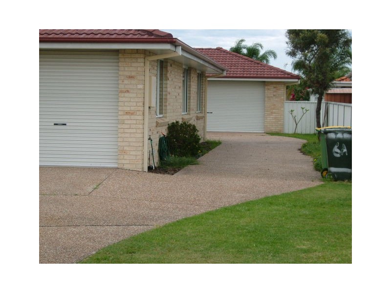 2/12 AMANDA CRES, Forster NSW 2428