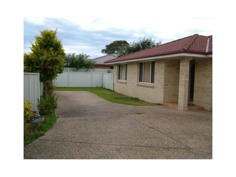 2/12 AMANDA CRES, Forster NSW 2428