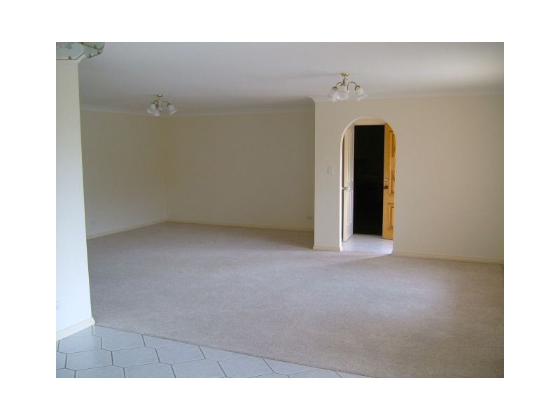 2/12 AMANDA CRES, Forster NSW 2428