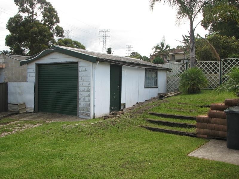 48 Thirroul Road, Kanahooka NSW 2530