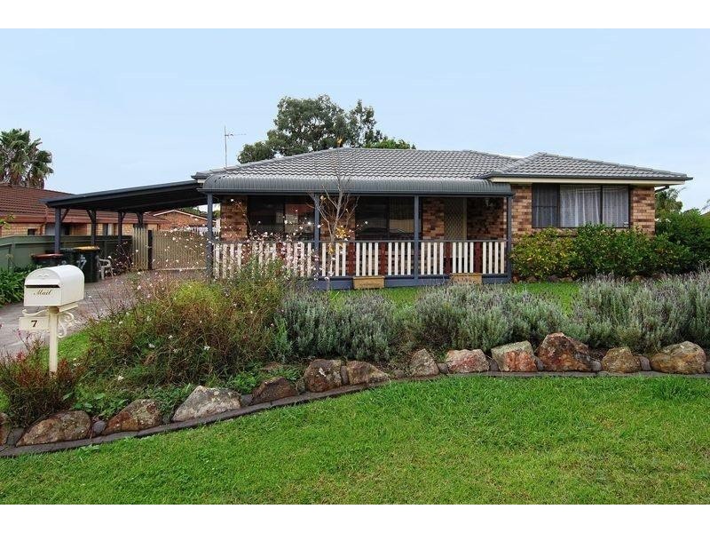 7 Ballantine Place, Horsley NSW 2530