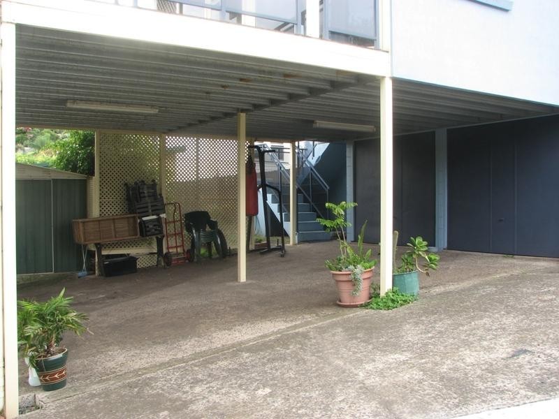 11 Gloria Crescent, Lake Heights NSW 2502