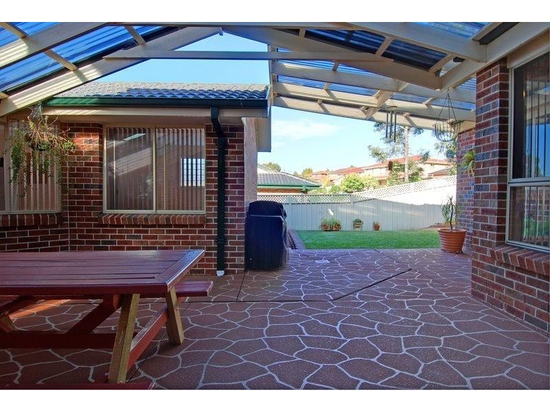 2 Benares Court, Horsley NSW 2530