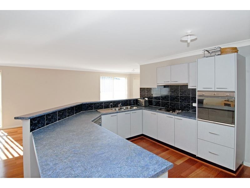 18 Melrose Way, Horsley NSW 2530