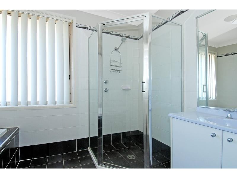 18 Melrose Way, Horsley NSW 2530