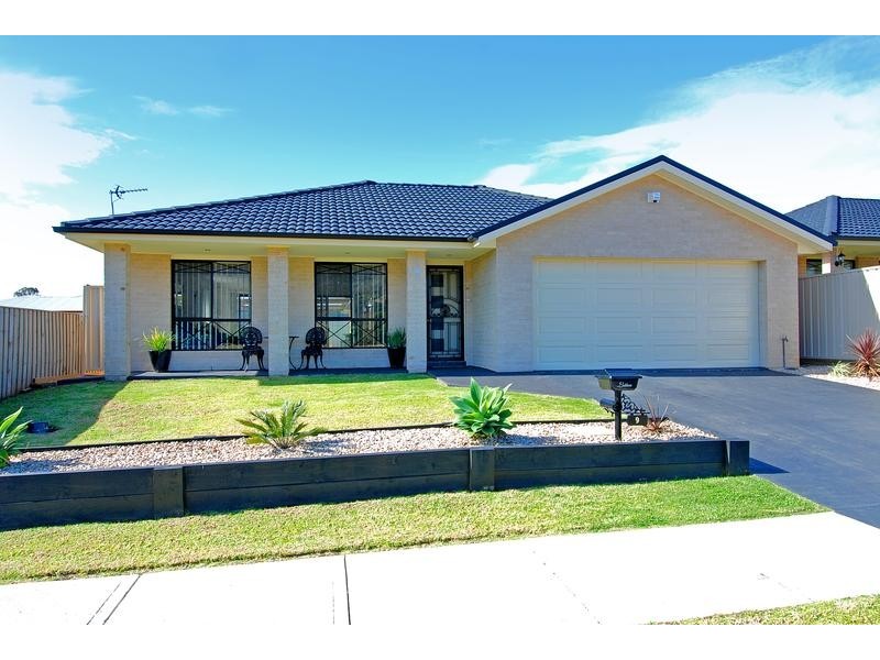 9 Rich Drive, Horsley NSW 2530