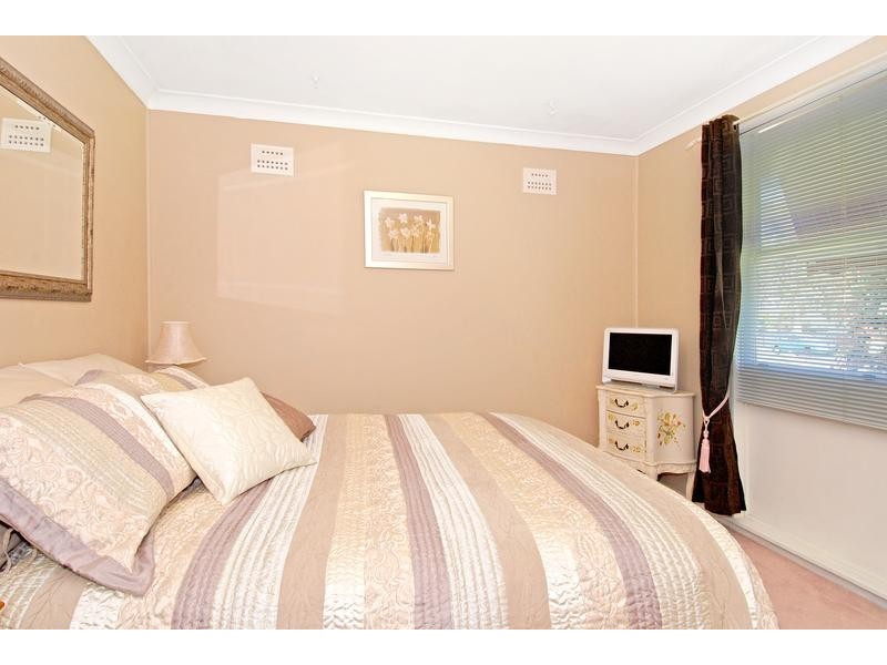 49 Eleebana Crescent, Koonawarra NSW 2530